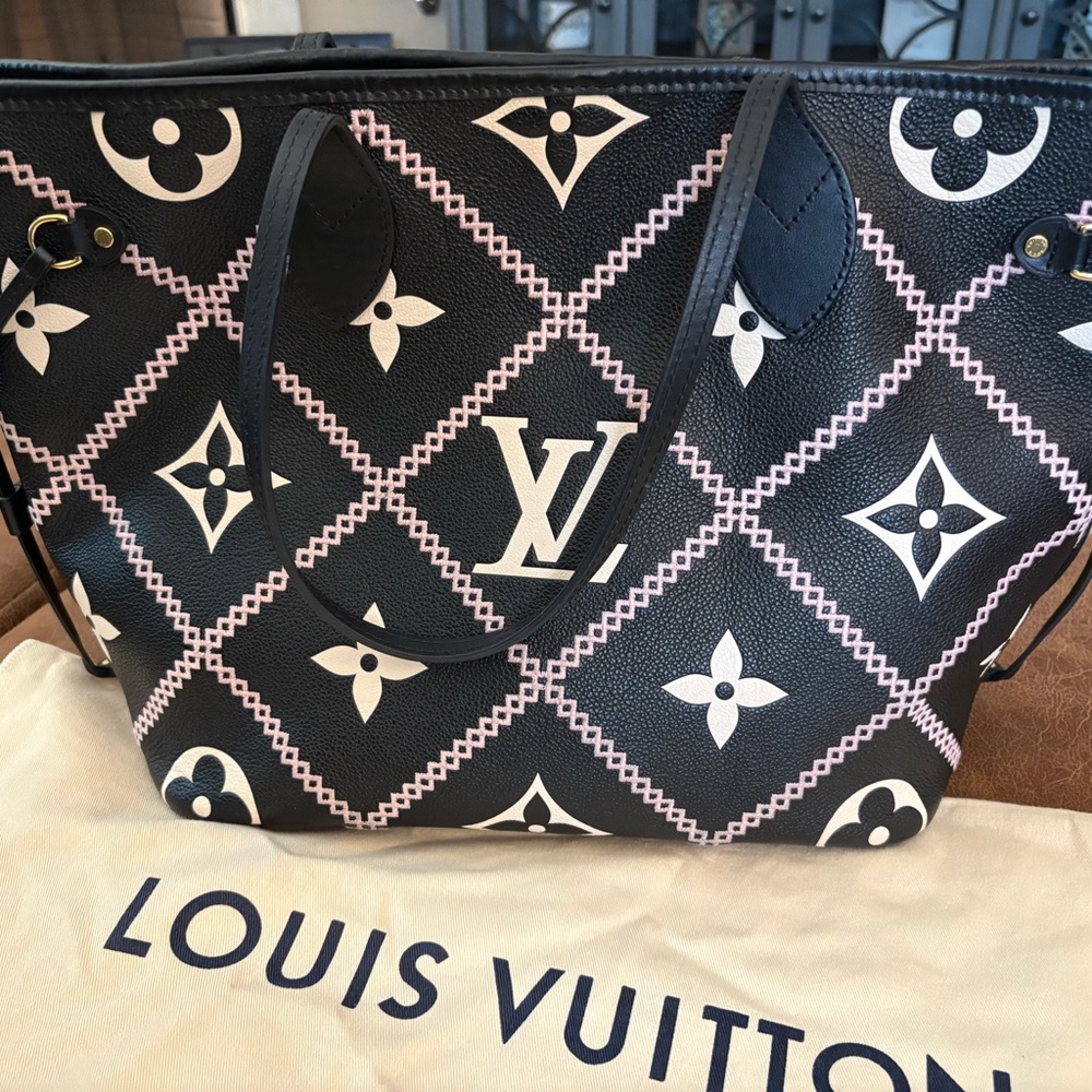 Louis Vuitton Black and Cream Tote Bag